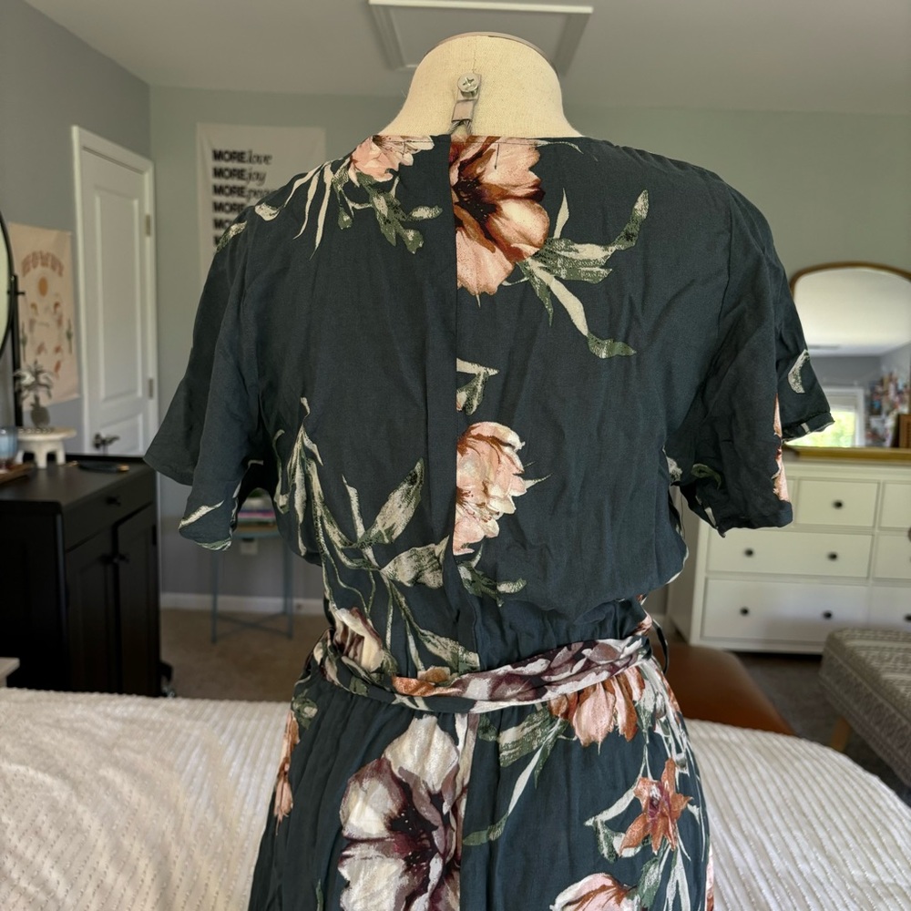 Lizard Thicket Floral, Floor-Length Dress - Picture 4 of 4